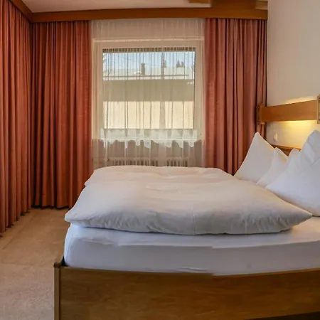 兰德海大公寓 公寓 *